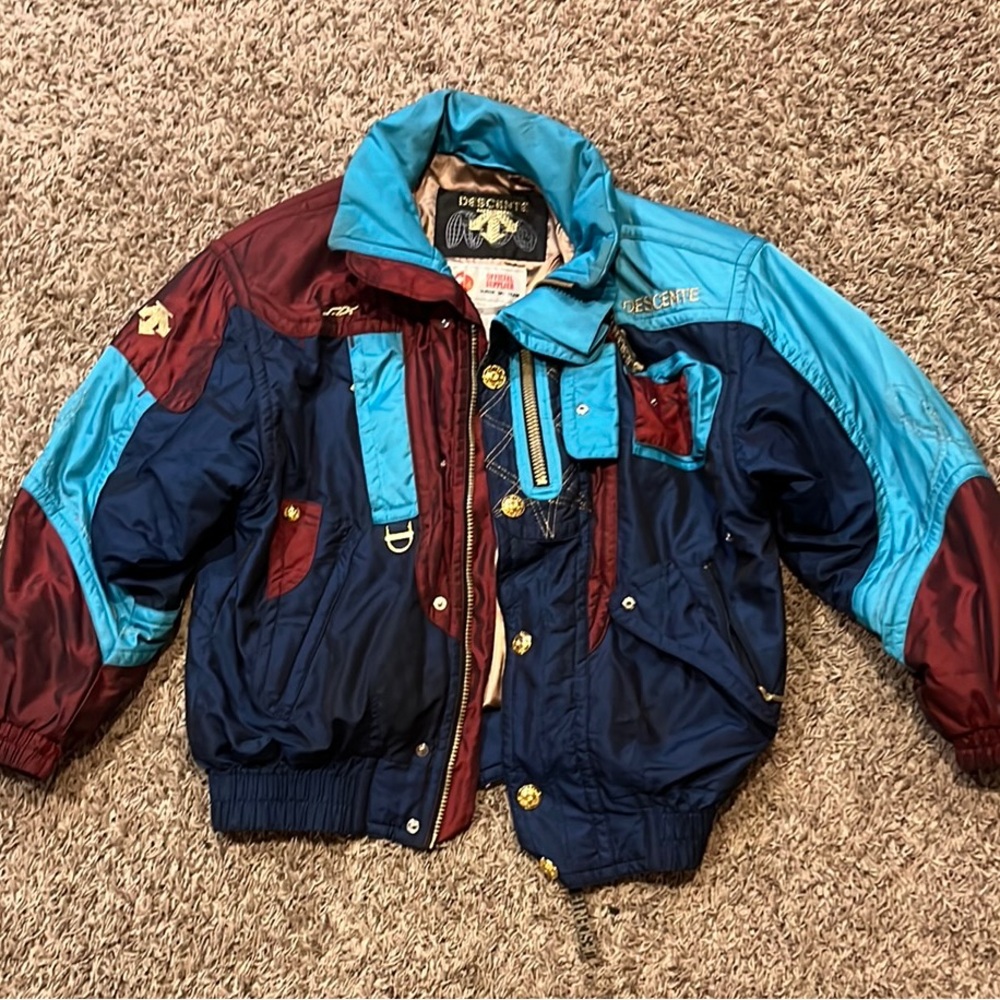 Descente Blue and Red Puffer Jacket with Retro Design